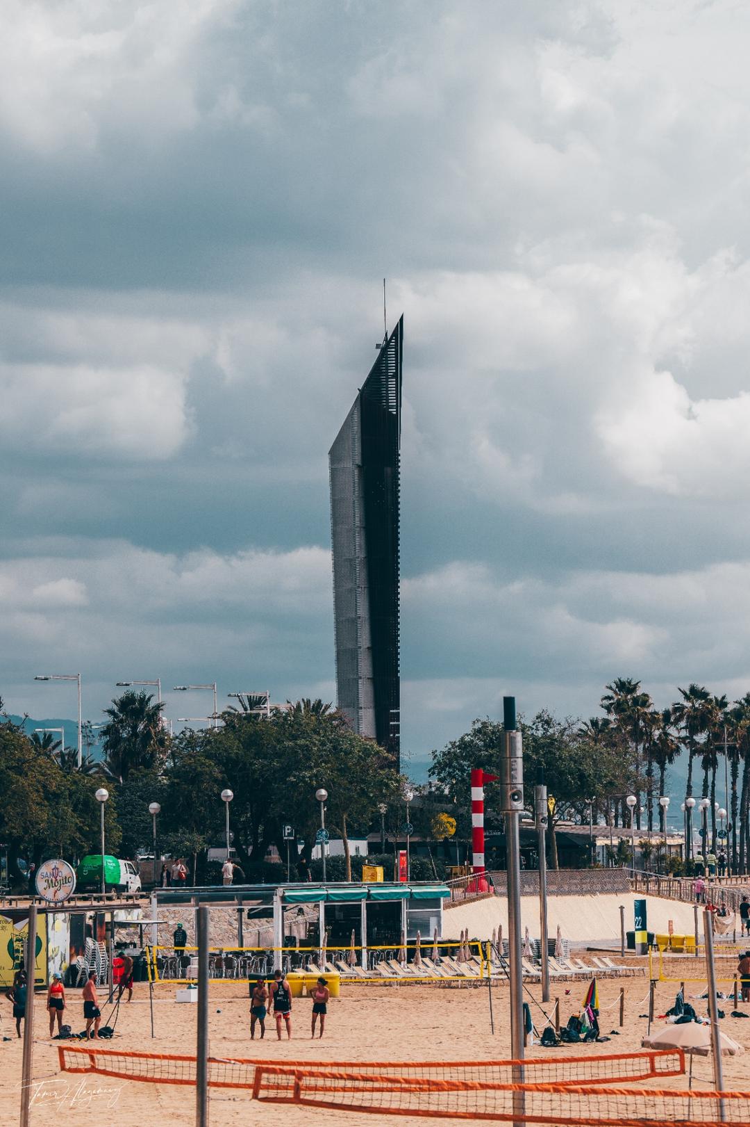 https://utfs.io/f/WM2fmHocnqiDt5OBA1GpbmcJZ90dLjQ1SNUPxkrCheiwWlEK